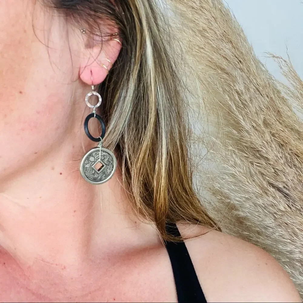 NORDSTROM VINTAGE Silver Medallion Circle Black Layered Drop Earrings Jewelry
